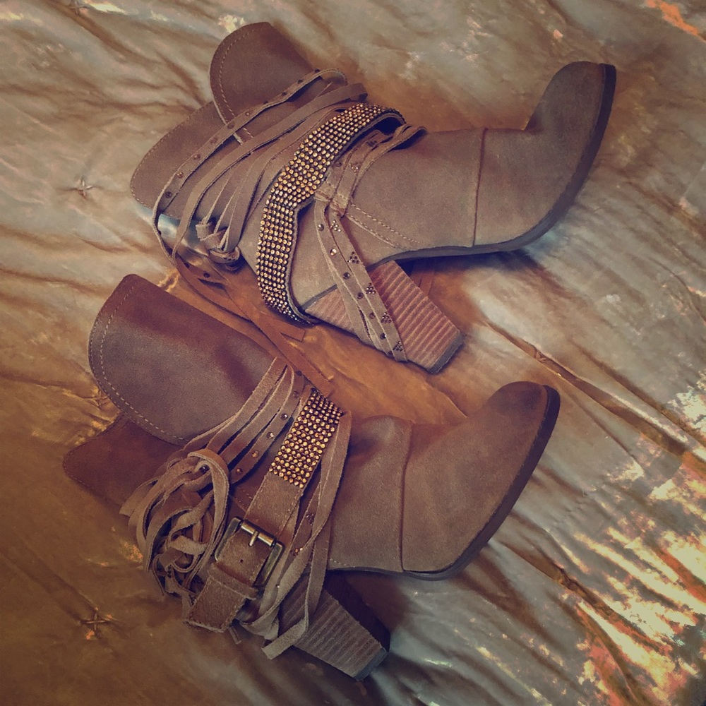 Ankle boots with a chunky heel